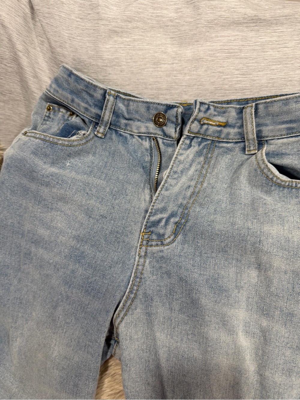 Light Wash Women's Straight Jeans - Classic Denim small size - Picture 3 of 5